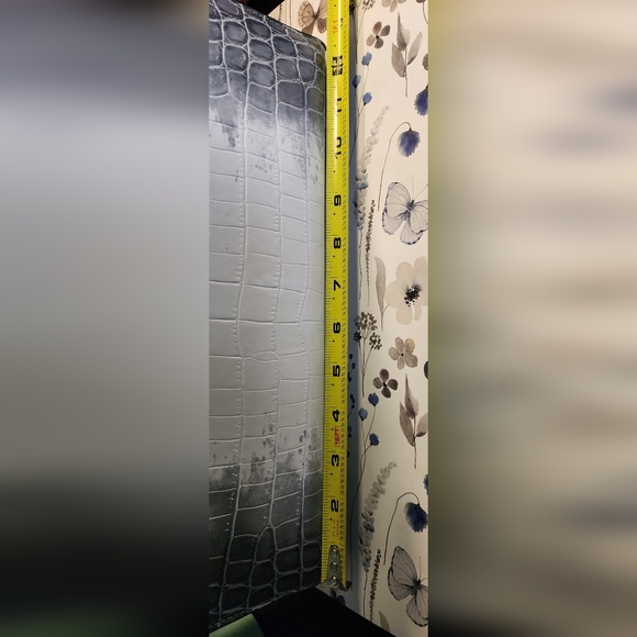 Elegant Blue and White Crocodile Pattern Handbag & Wallet Set Shoulder Strap EUC - Picture 2 of 10